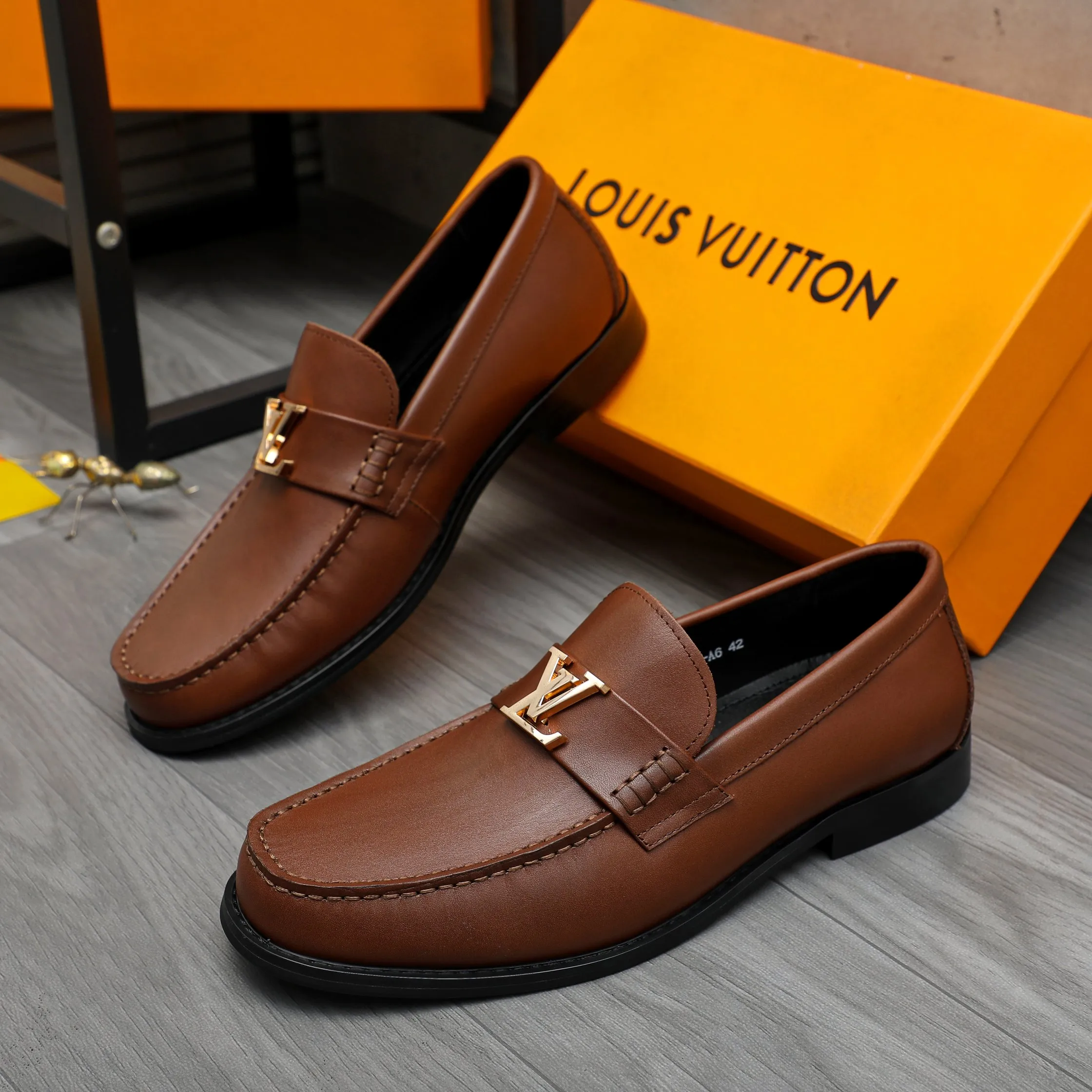 Men's shoes 💰p460 Product trademark: LV (Louis Vuitton) business slip-on leather shoes Regular size: 38-45 (45 is custom-made and non-returnable) Product materials: Selected high-quality cowhide upper, cowhide lining, original rubber outsole